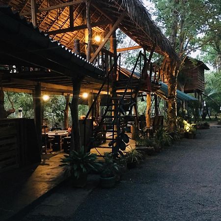 Tree House Hostel Sigiriya Eksteriør billede